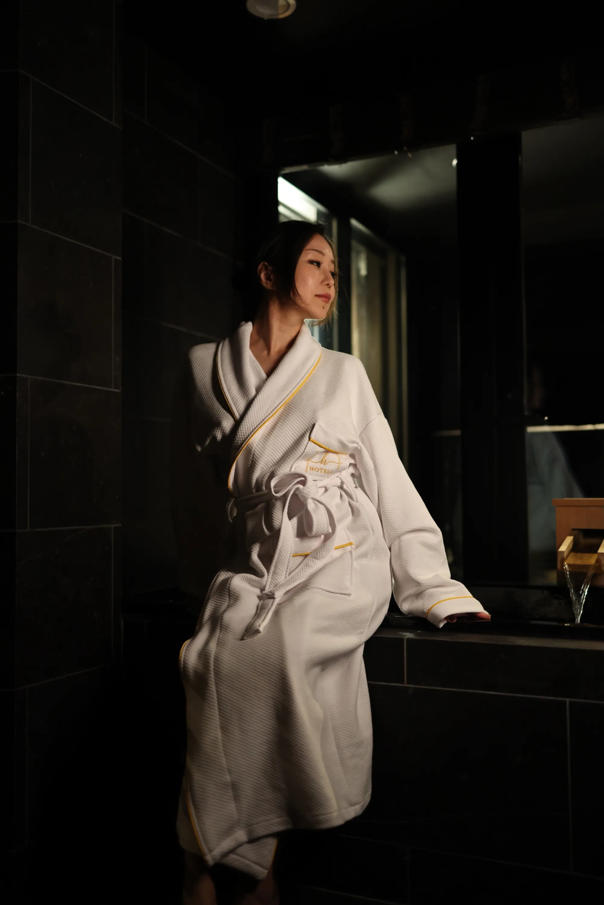 HOTELA robe, chiaroscuro light